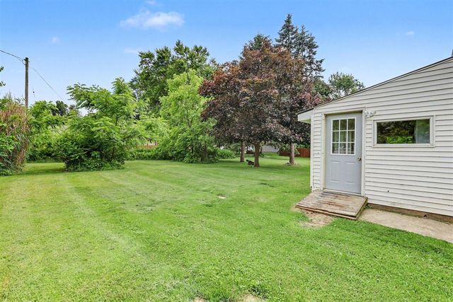 190 E Cross Street, Clarksville, MI 48815