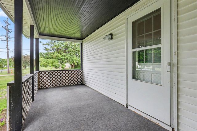 190 E Cross Street, Clarksville, MI 48815