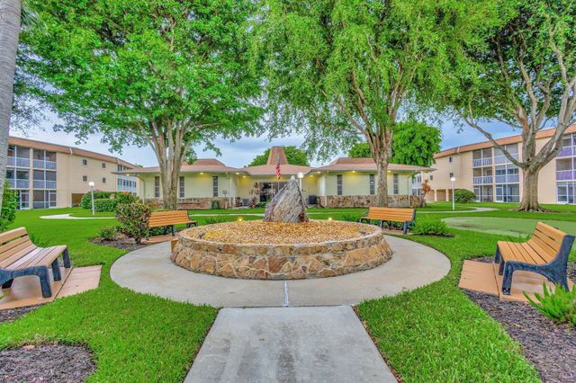 100 Village Green Circle E 112, Palm Springs, FL 33461