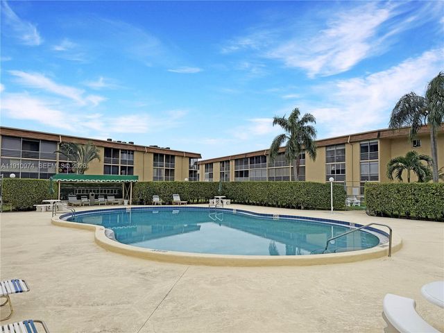 100 Village Green Circle E 112, Palm Springs, FL 33461