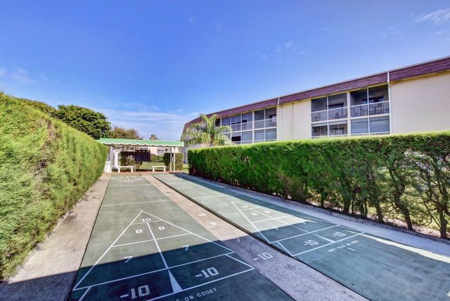 100 Village Green Circle E 112, Palm Springs, FL 33461