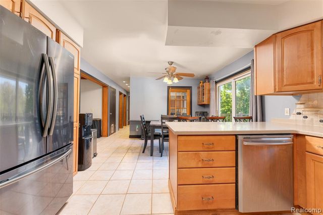 6879 Crofoot Road, Howell, MI 48843