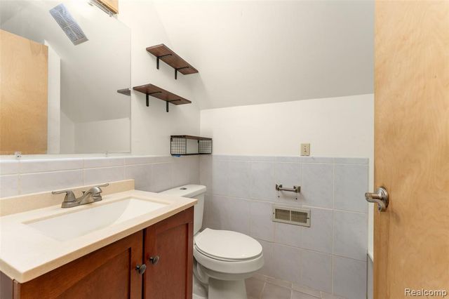 6879 Crofoot Road, Howell, MI 48843