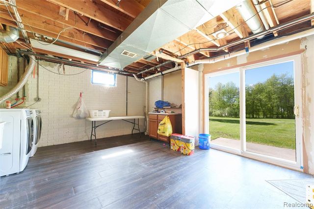 6879 Crofoot Road, Howell, MI 48843