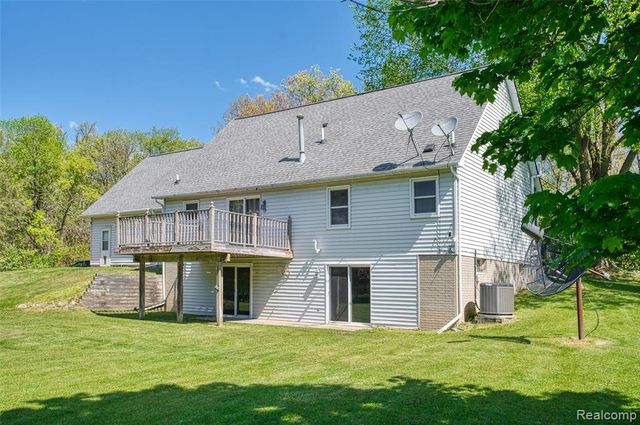 6879 Crofoot Road, Howell, MI 48843