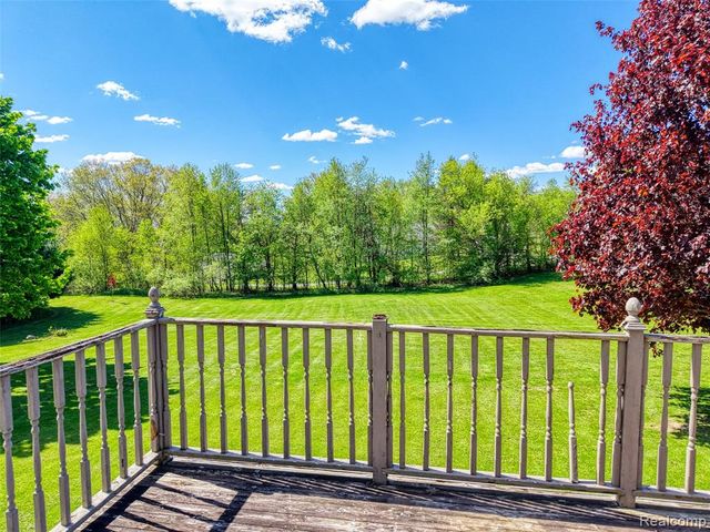 6879 Crofoot Road, Howell, MI 48843