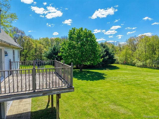 6879 Crofoot Road, Howell, MI 48843