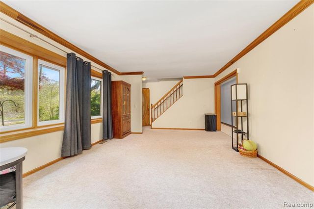 6879 Crofoot Road, Howell, MI 48843