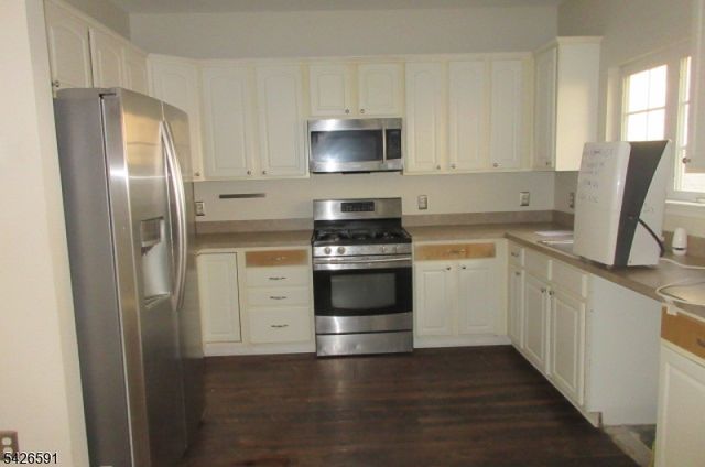 95 Pinehurst Dr, Washington Twp., NJ 07882