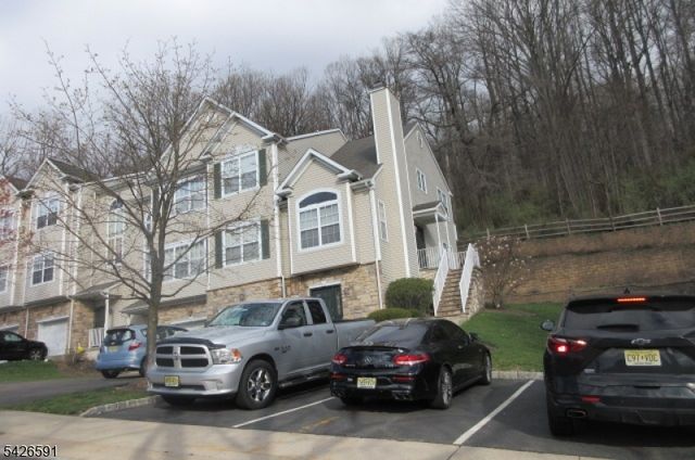 95 Pinehurst Dr, Washington Twp., NJ 07882