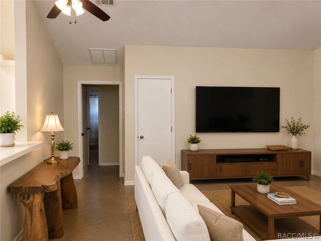 495 E Stratford Avenue, Lecanto, FL 34461