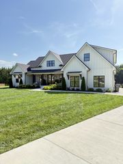 218 Breckenridge Glen Dr, Mount Juliet, TN 37122