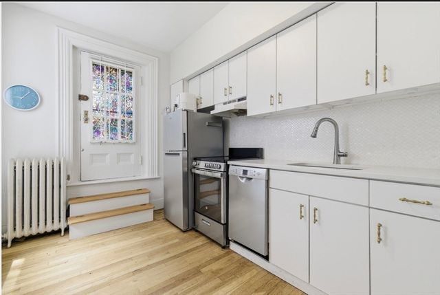 20 Joy 2, Boston, MA 02114