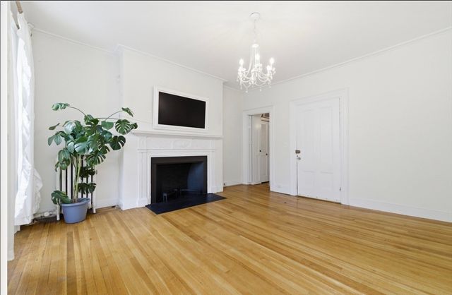 20 Joy 2, Boston, MA 02114