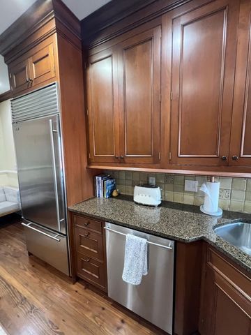 1 Vendue Range M, Charleston, SC 29401