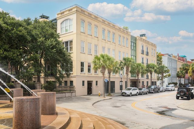 1 Vendue Range M, Charleston, SC 29401