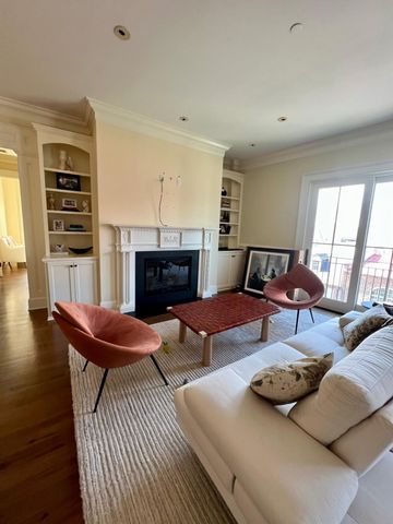 1 Vendue Range M, Charleston, SC 29401