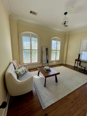 1 Vendue Range M, Charleston, SC 29401