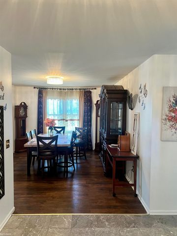 26528 FARMINGTON Dr Avenue, Farmington Hills, MI 48334