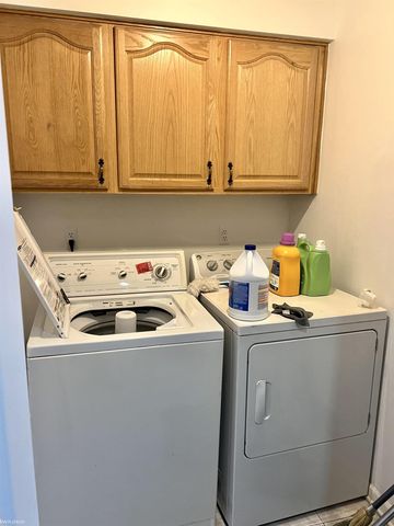 26528 FARMINGTON Dr Avenue, Farmington Hills, MI 48334