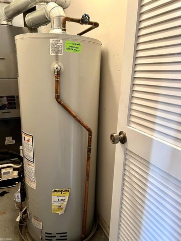 26528 FARMINGTON Dr Avenue, Farmington Hills, MI 48334