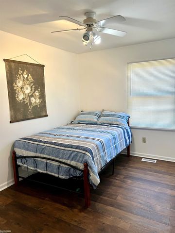 26528 FARMINGTON Dr Avenue, Farmington Hills, MI 48334