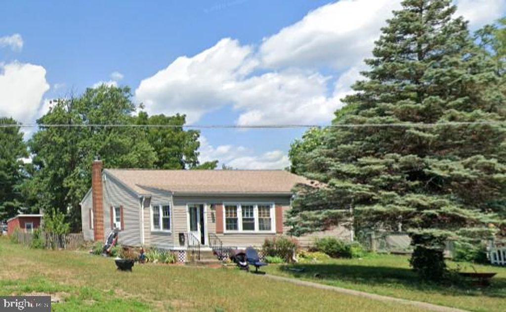 9 LOMBARD ST, Thurmont, MD 21788