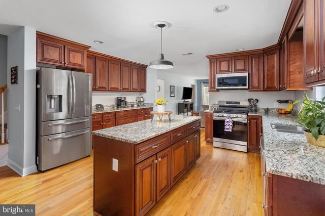 500 W FARMS RD, Howell, NJ 07731