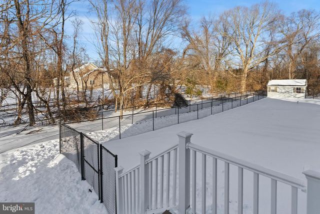 500 W FARMS RD, Howell, NJ 07731