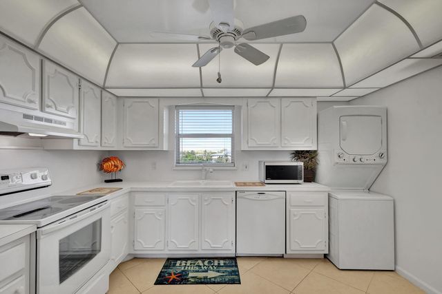801 Lake Shore Dr 403, Lake Park, FL 33403