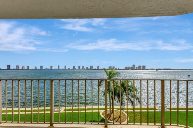 801 Lake Shore Dr 403, Lake Park, FL 33403