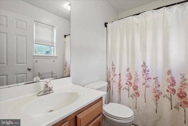 991 SELDON DR, Strasburg, VA 22657