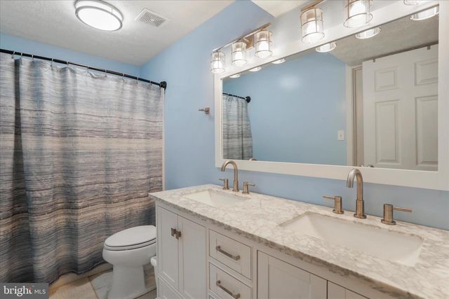 991 SELDON DR, Strasburg, VA 22657