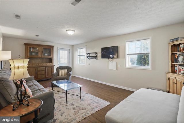 991 SELDON DR, Strasburg, VA 22657