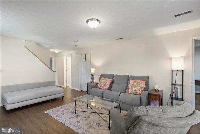 991 SELDON DR, Strasburg, VA 22657