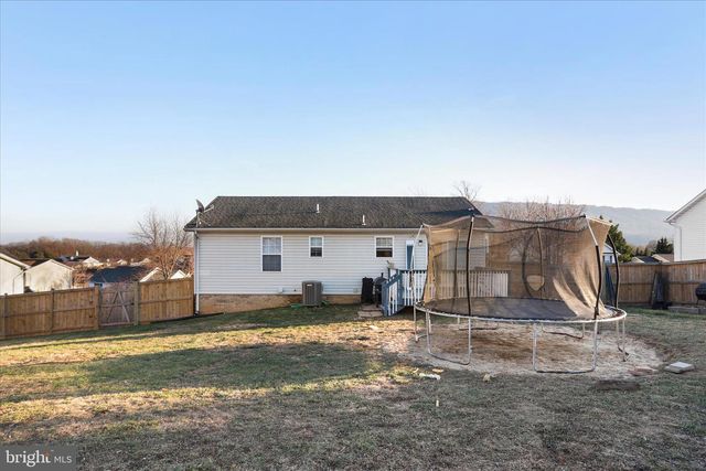 991 SELDON DR, Strasburg, VA 22657