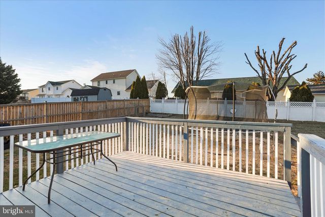 991 SELDON DR, Strasburg, VA 22657