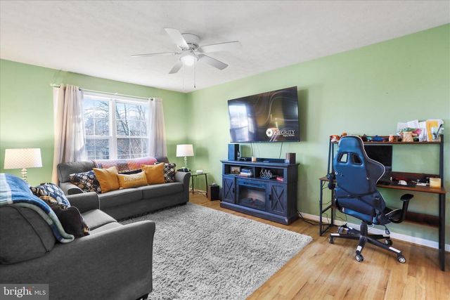 991 SELDON DR, Strasburg, VA 22657