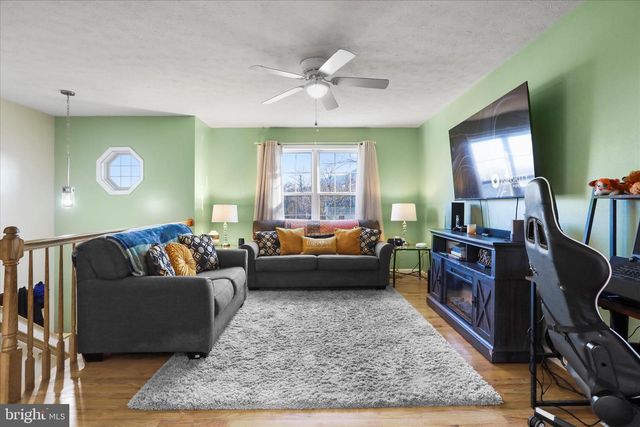 991 SELDON DR, Strasburg, VA 22657