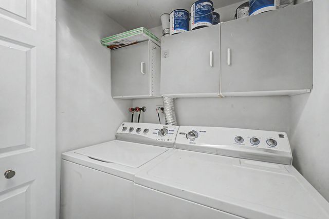 102 Bright Oaks Circle 102, Cary, IL 60013