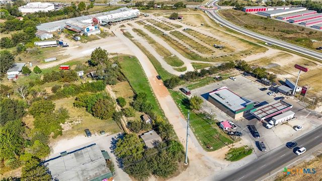 1113 N Old Highway 81, Kyle, TX 78640