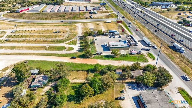 1113 N Old Highway 81, Kyle, TX 78640