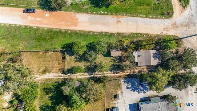 1113 N Old Highway 81, Kyle, TX 78640