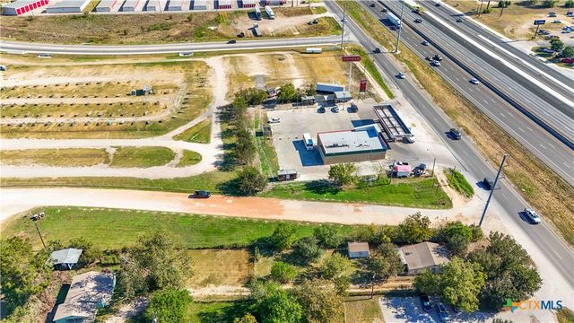 1113 N Old Highway 81, Kyle, TX 78640