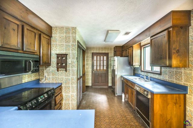 214 Rio Pinar Drive, Warner Robins, GA 31088