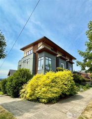 2705 Franklin Avenue E, Seattle, WA 98102