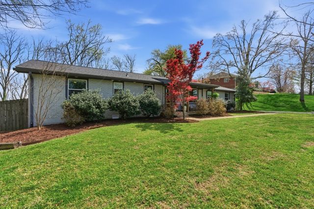1621 Lethia Dr, Nashville, TN 37206