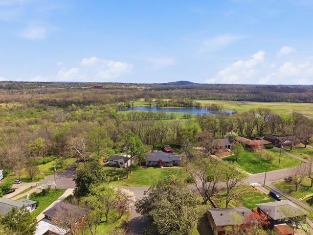 1621 Lethia Dr, Nashville, TN 37206