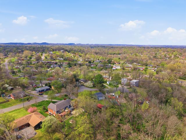 1621 Lethia Dr, Nashville, TN 37206