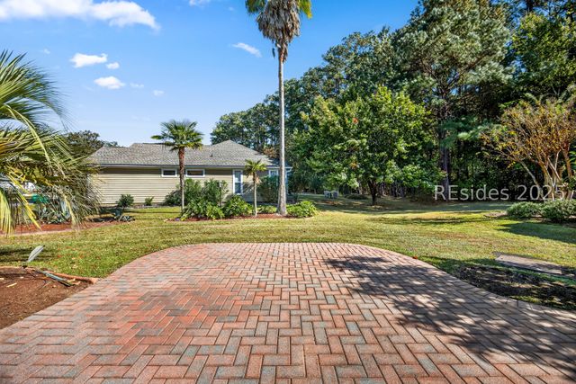 1 Caleb Ct, Bluffton, SC 29909